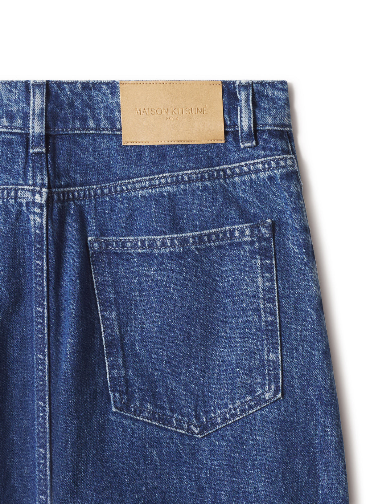TAPERED JEAN