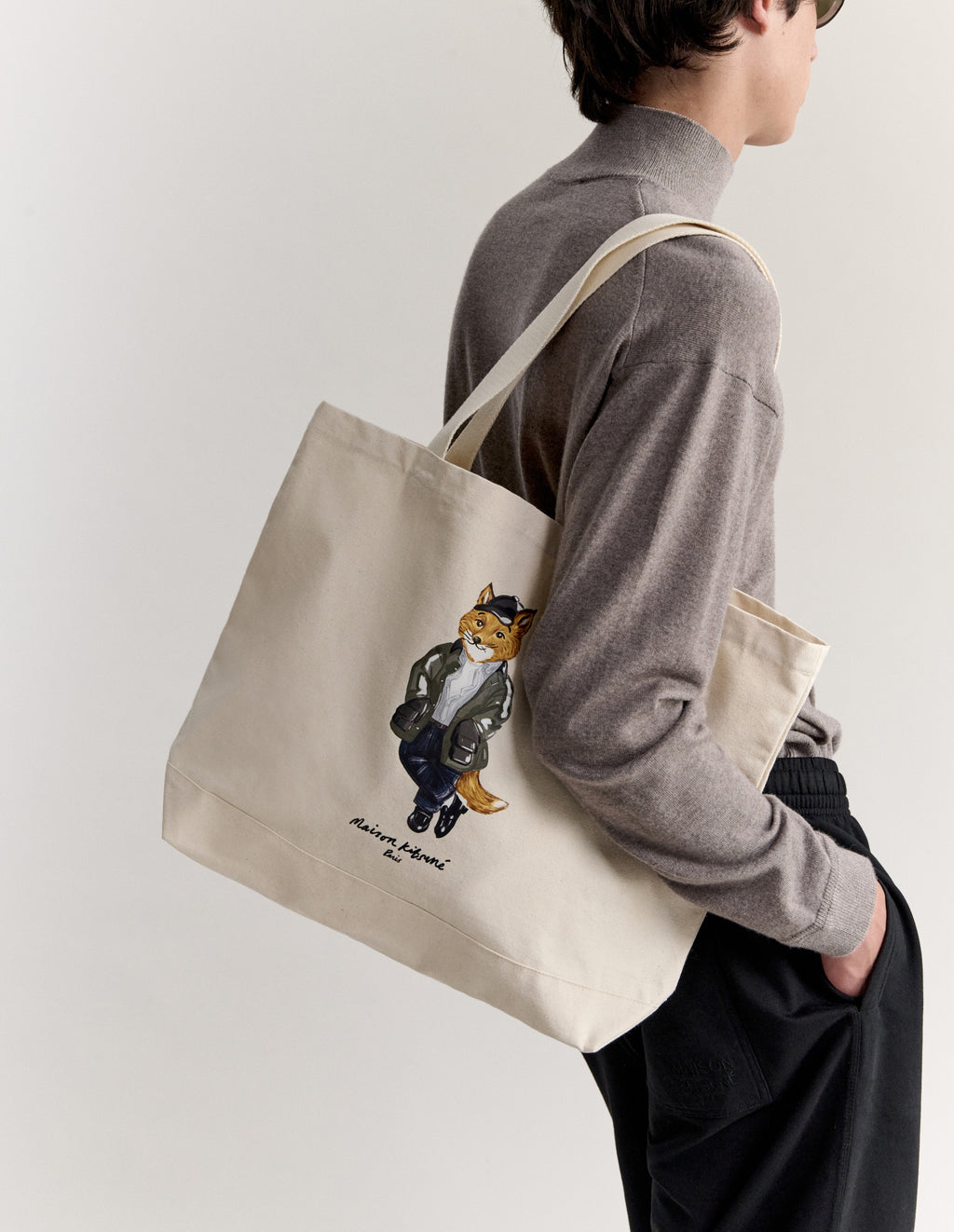 WEEKEND TOTE